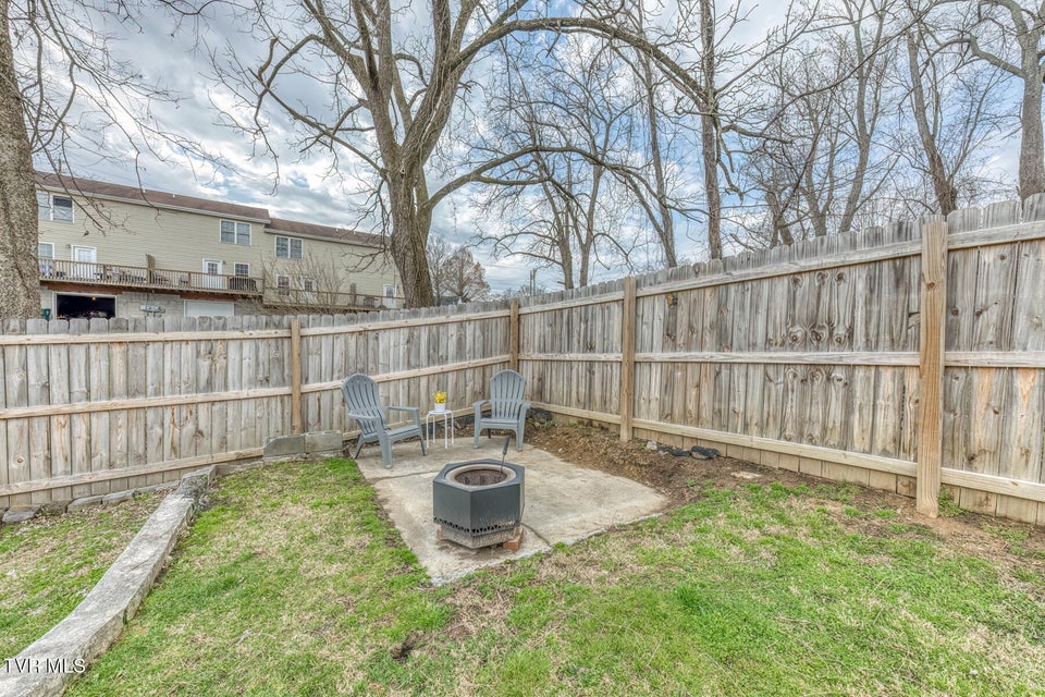 Photo #8: 916 Clark Street