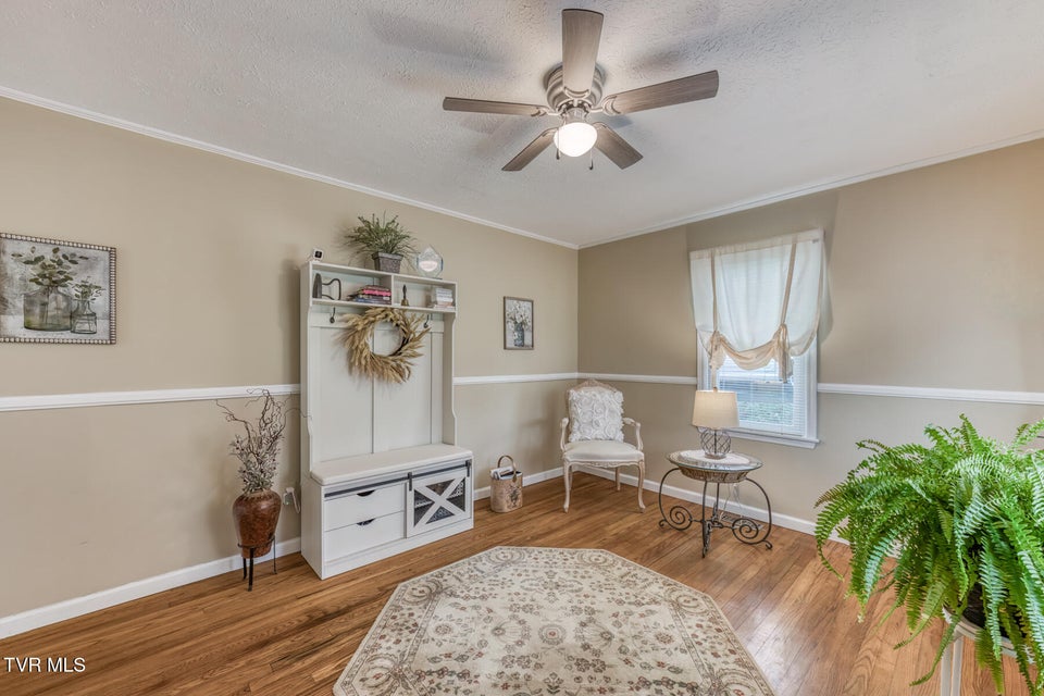 Photo #11: 916 Clark Street