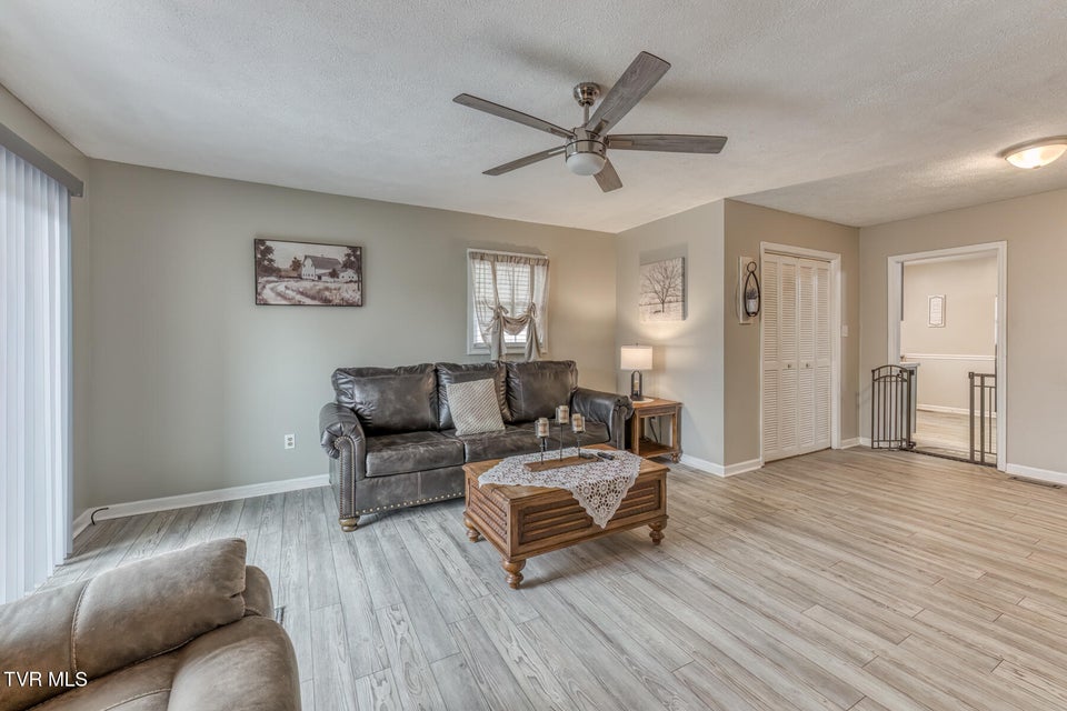 Photo #29: 916 Clark Street