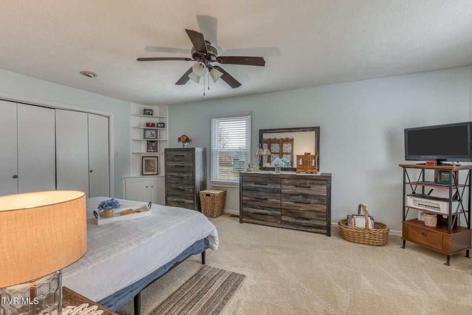 Photo #30: 916 Clark Street