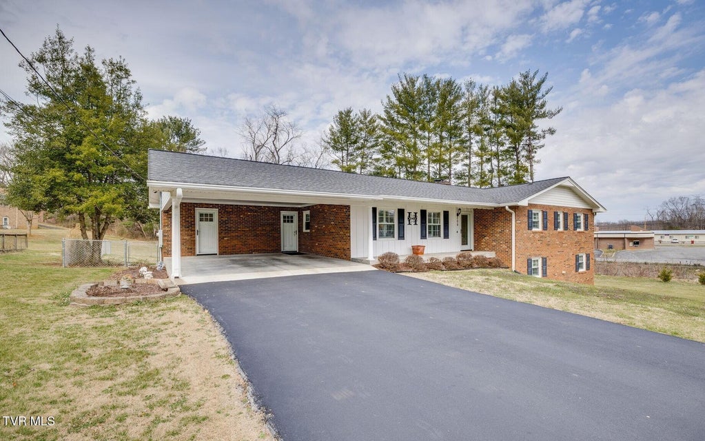 Photo #2: 208 Bonita Drive