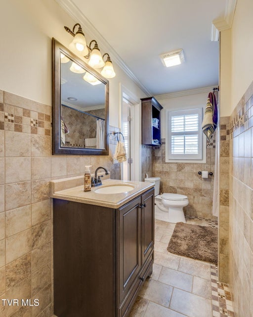 Photo #16: 208 Bonita Drive