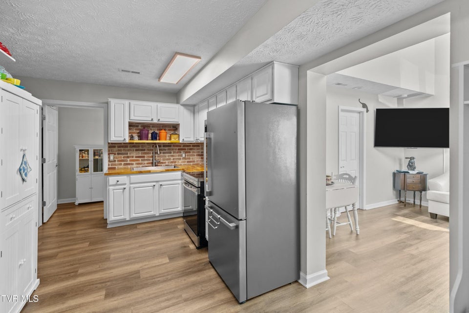 Photo #15: 196 Roberts Ridge