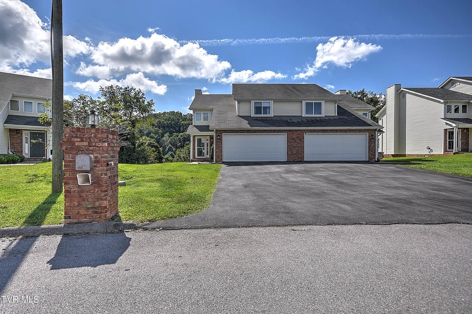 Photo #2: 140 Robinson Walk Drive