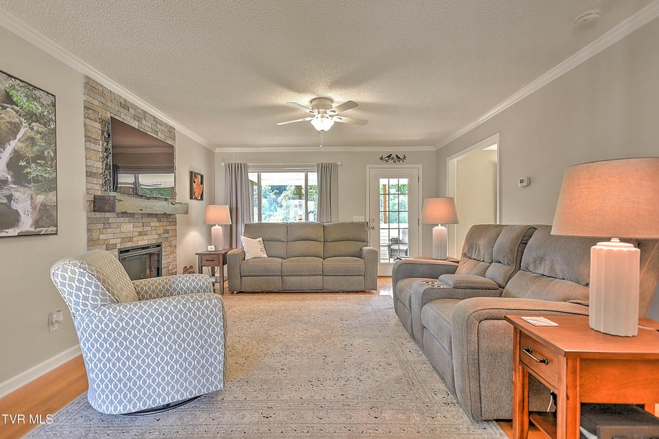 Photo #7: 140 Robinson Walk Drive