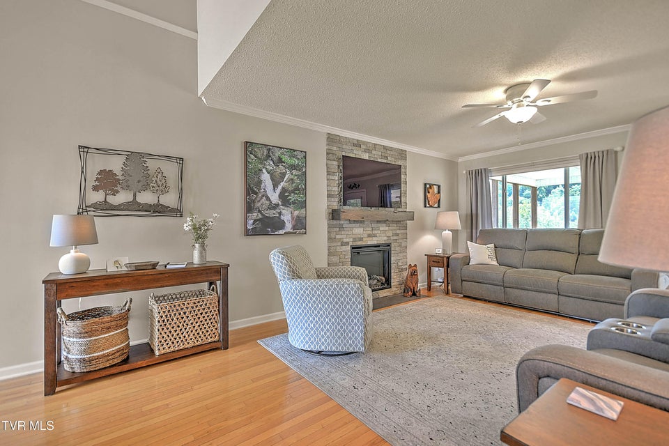 Photo #9: 140 Robinson Walk Drive