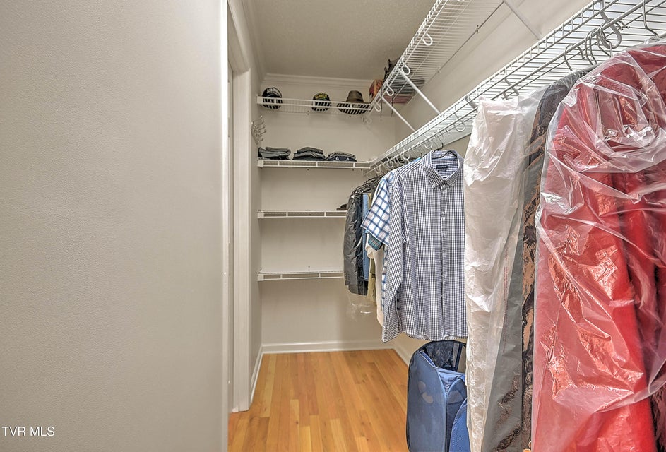 Photo #33: 140 Robinson Walk Drive