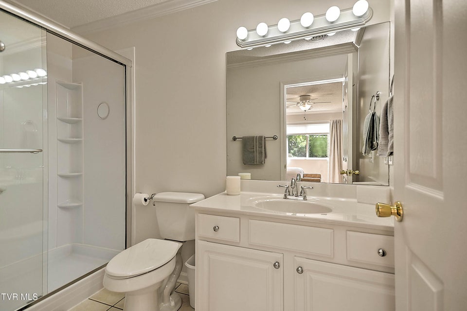 Photo #34: 140 Robinson Walk Drive