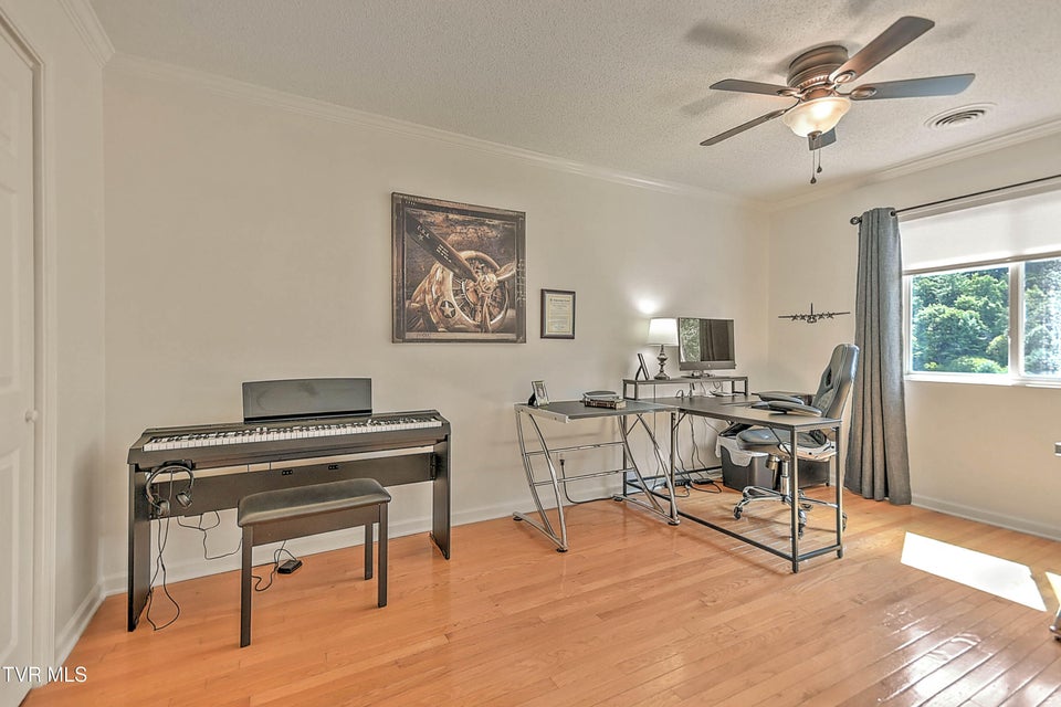 Photo #35: 140 Robinson Walk Drive