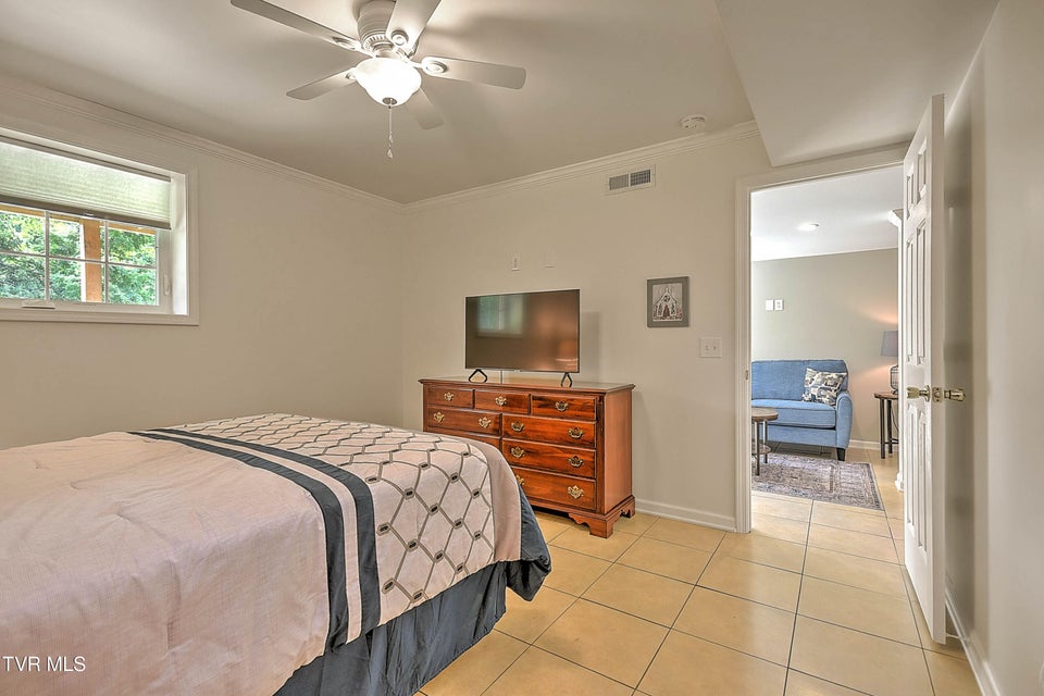 Photo #47: 140 Robinson Walk Drive