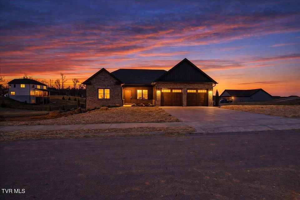 Photo #36: 463 Middays Rest