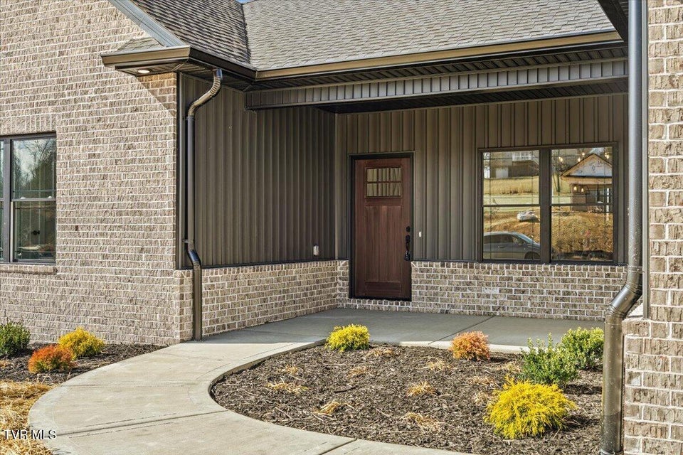 Photo #2: 463 Middays Rest