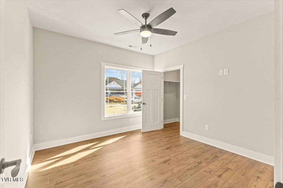 Photo #24: 463 Middays Rest