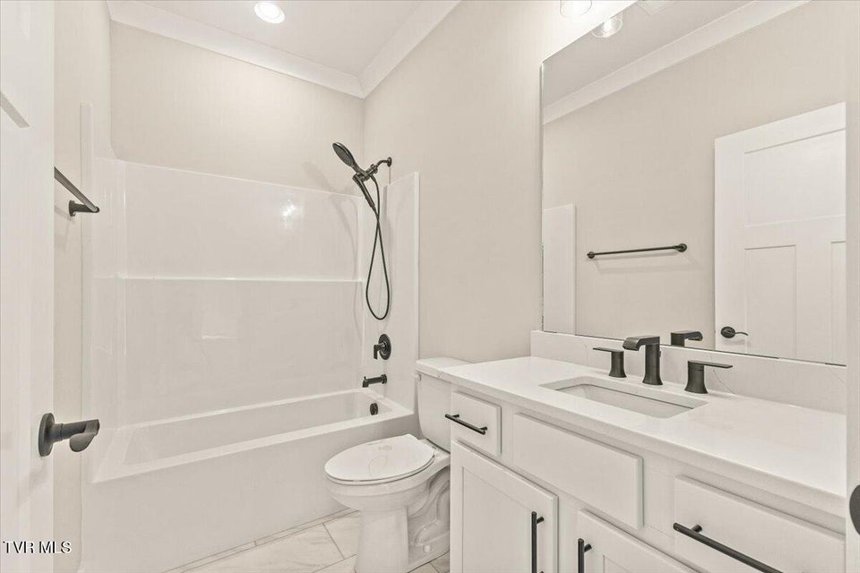 Photo #25: 463 Middays Rest