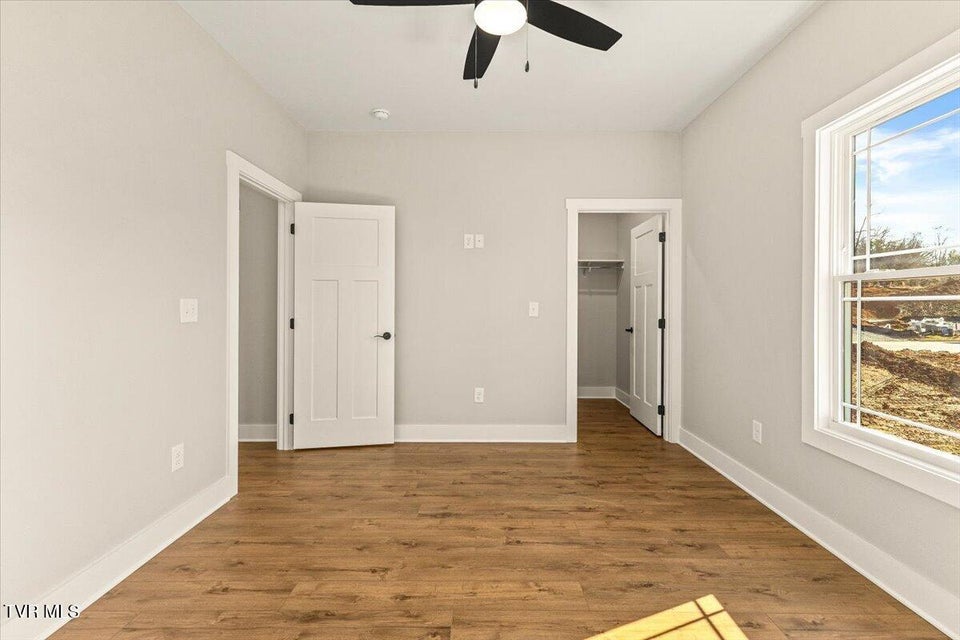 Photo #26: 463 Middays Rest