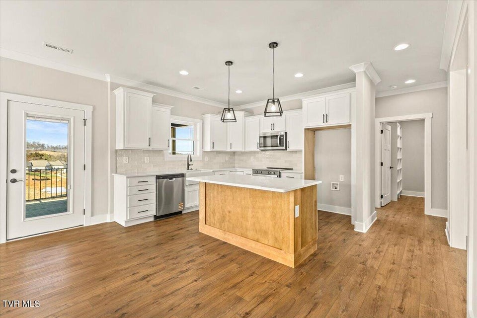 Photo #7: 463 Middays Rest