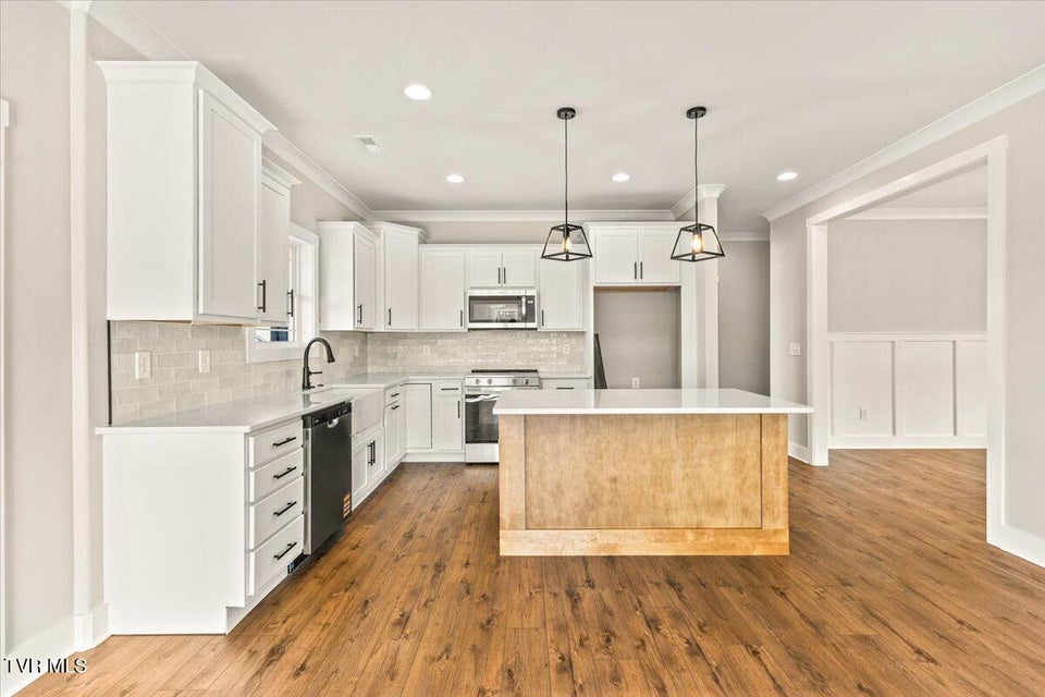 Photo #11: 463 Middays Rest