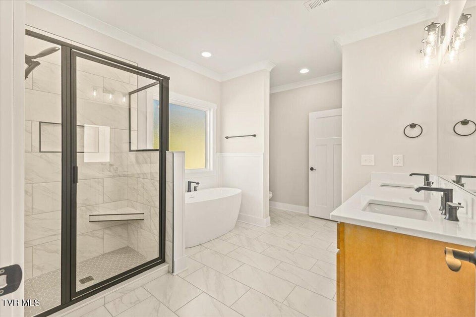 Photo #14: 463 Middays Rest