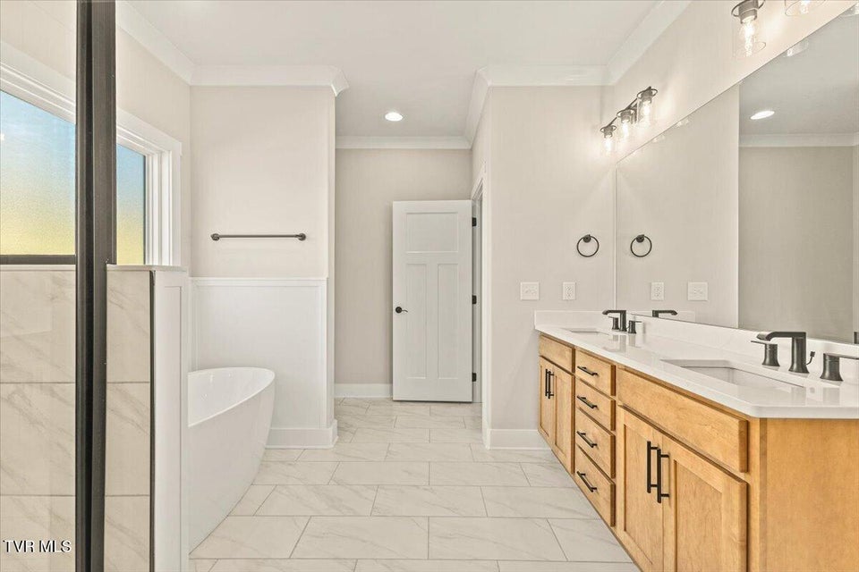 Photo #15: 463 Middays Rest