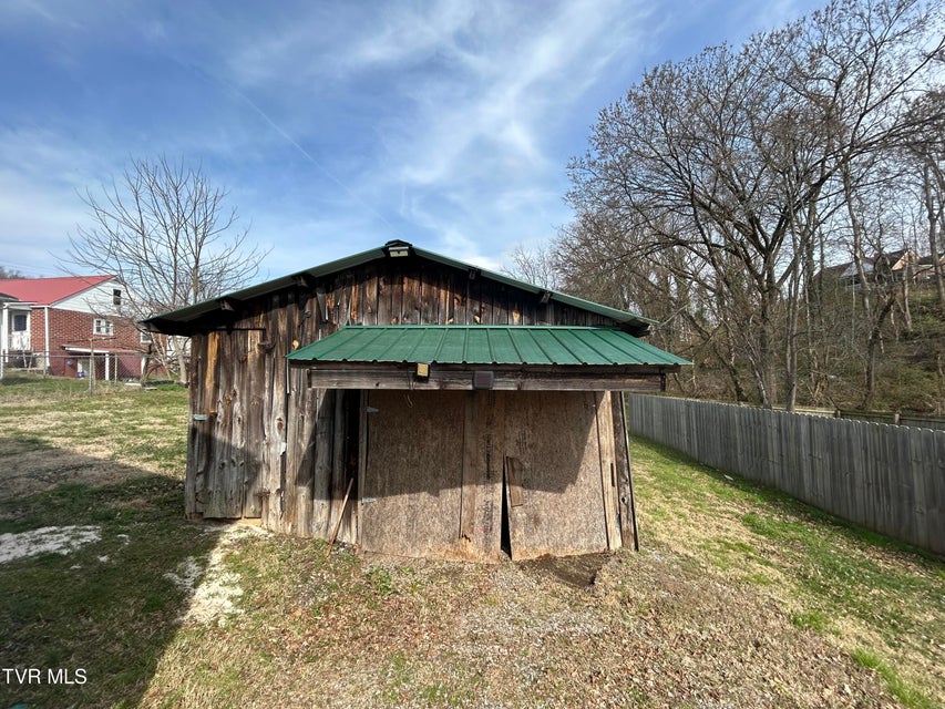 Photo #25: 402 Clay Street