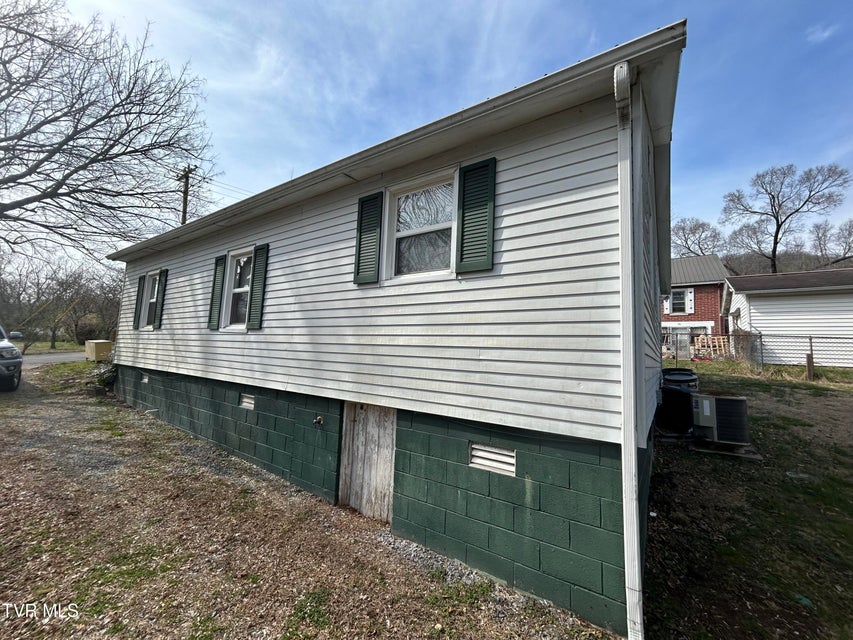 Photo #20: 402 Clay Street