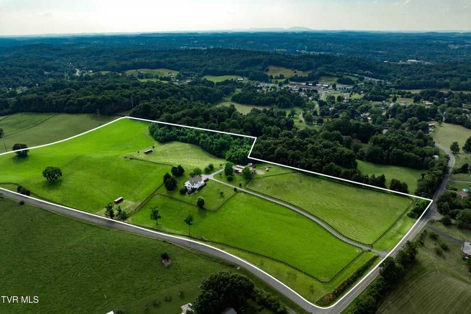 Photo #6: 330 Sea Biscuit Court