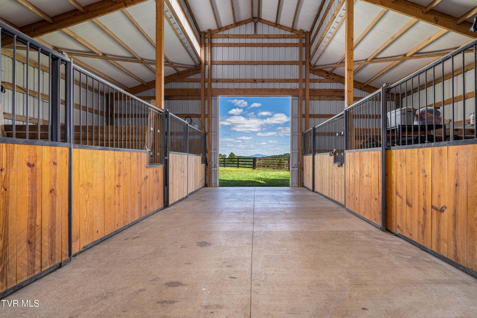 Photo #8: 330 Sea Biscuit Court