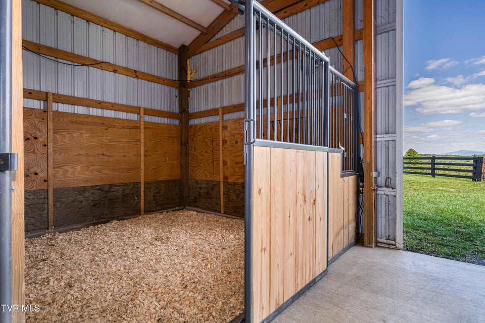 Photo #9: 330 Sea Biscuit Court