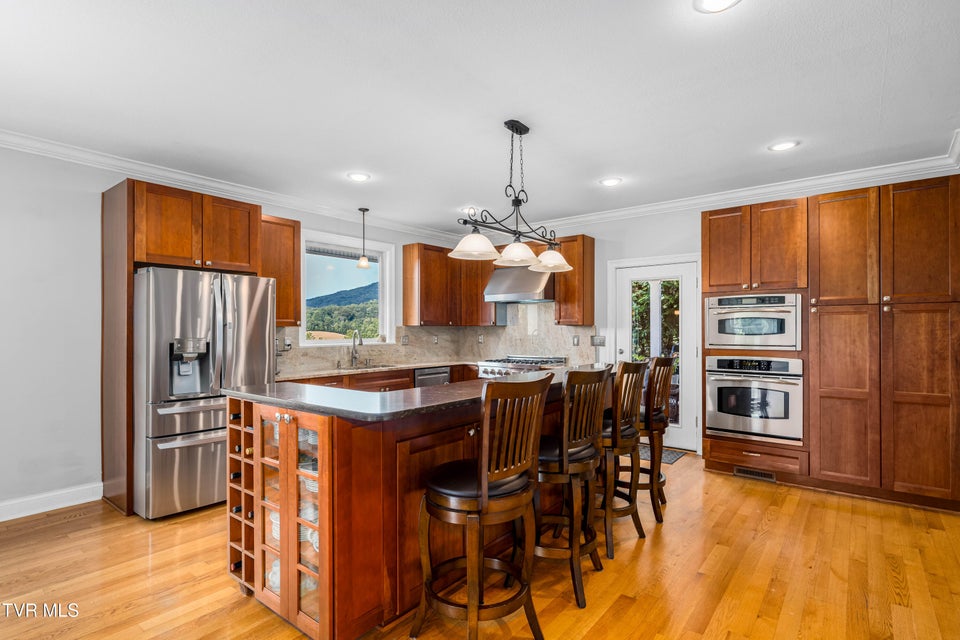 Photo #15: 330 Sea Biscuit Court