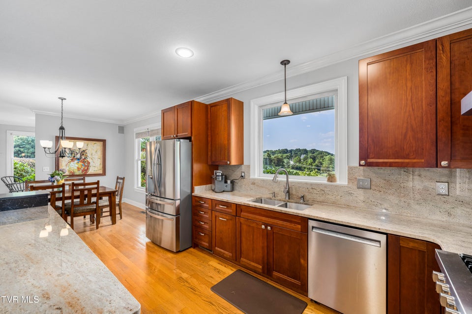 Photo #16: 330 Sea Biscuit Court