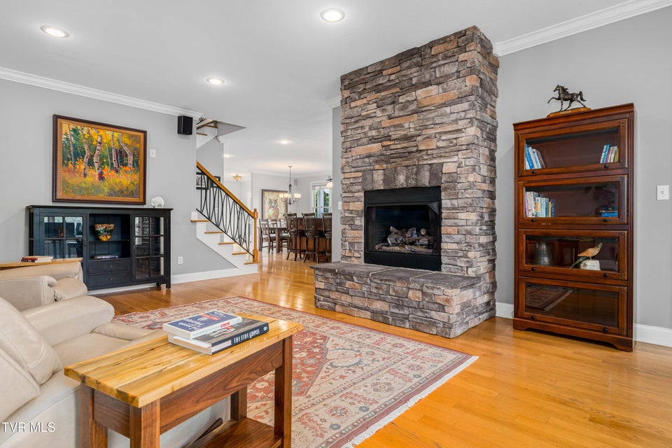 Photo #21: 330 Sea Biscuit Court