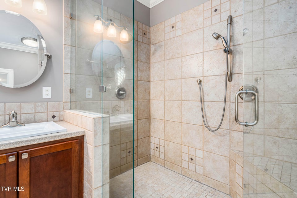 Photo #30: 330 Sea Biscuit Court