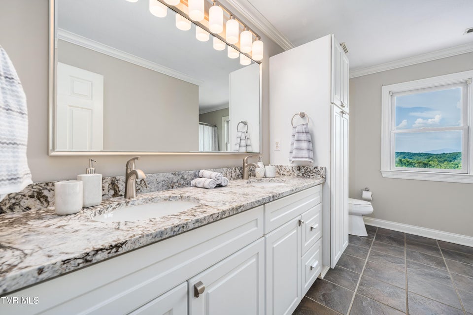 Photo #39: 330 Sea Biscuit Court