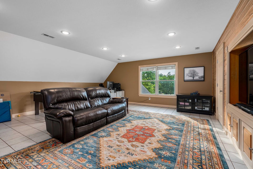 Photo #41: 330 Sea Biscuit Court