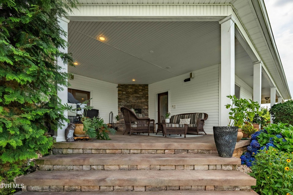 Photo #64: 330 Sea Biscuit Court