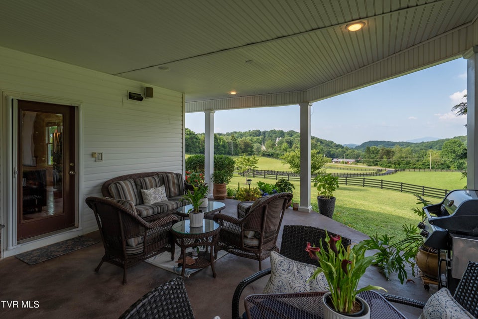 Photo #66: 330 Sea Biscuit Court