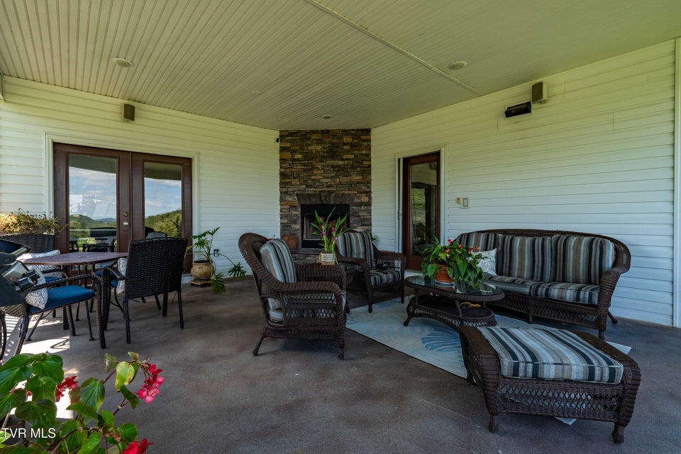 Photo #67: 330 Sea Biscuit Court