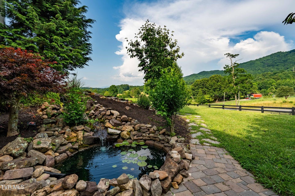 Photo #73: 330 Sea Biscuit Court