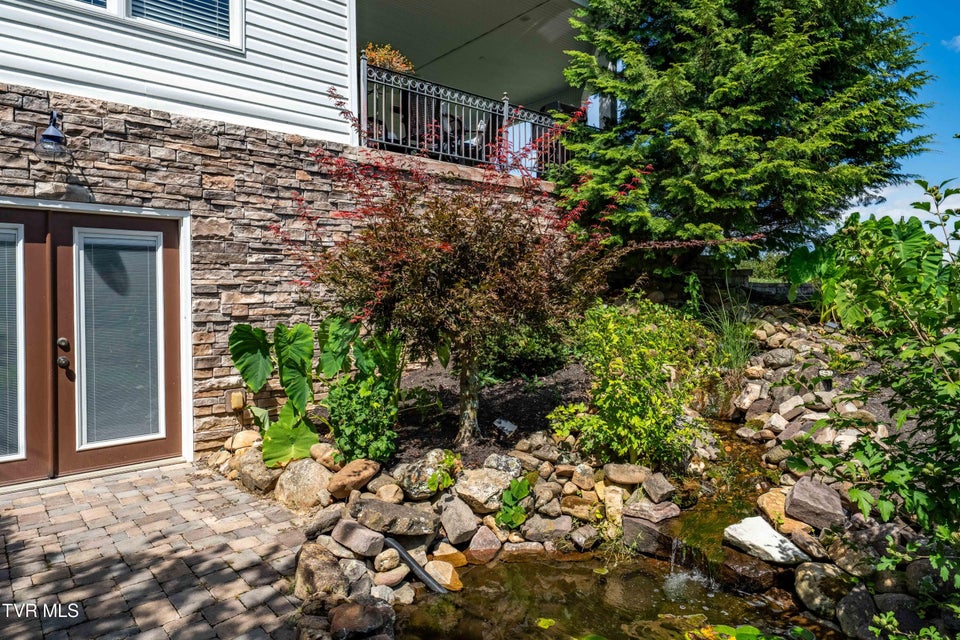 Photo #74: 330 Sea Biscuit Court