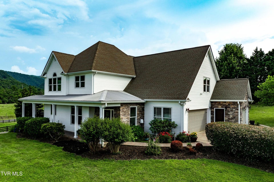 Photo #100: 330 Sea Biscuit Court