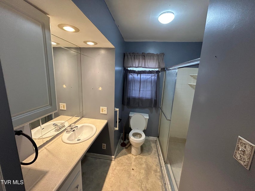 Photo #10: 402 Clay Street