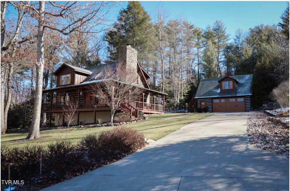 Photo #2: 171 Bankers Bend