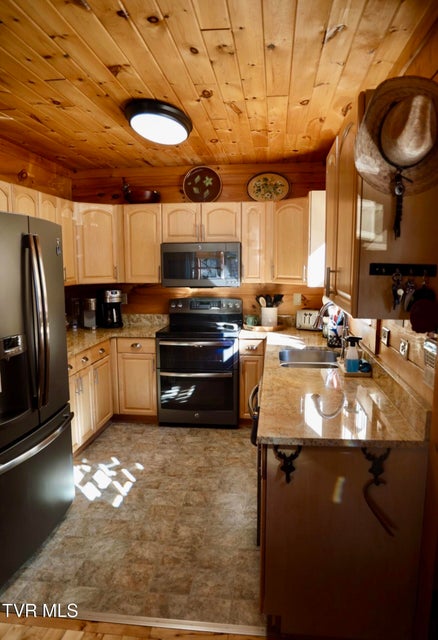 Photo #10: 171 Bankers Bend