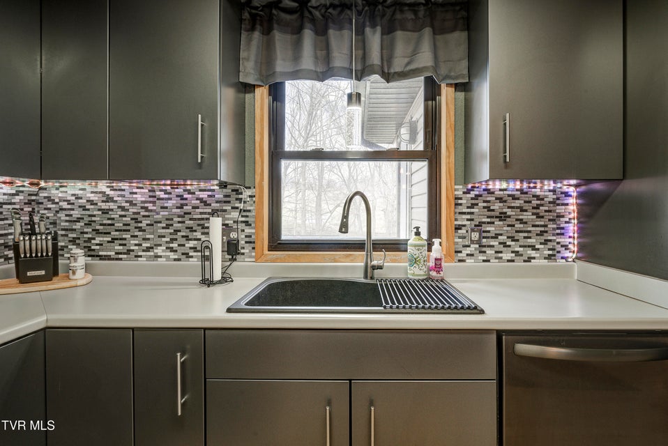 Photo #18: 589 Headtown Road