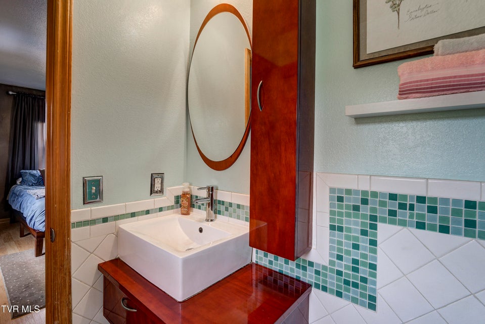 Photo #33: 589 Headtown Road