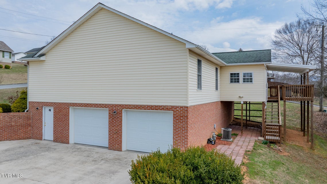 Photo #24: 137 Meadow Springs Lane