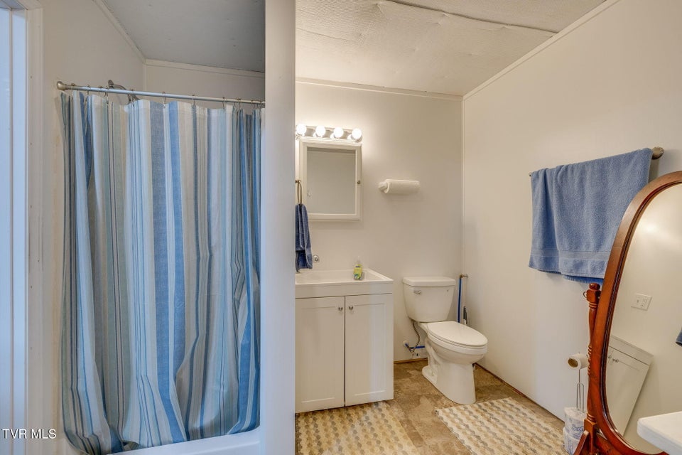 Photo #35: 2588 Carters Valley Road