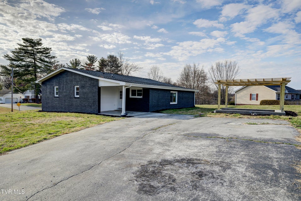 Photo #37: 192 Old Embreeville Road