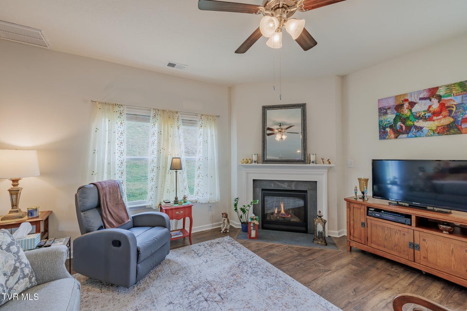 Photo #10: 936 Pampas Drive