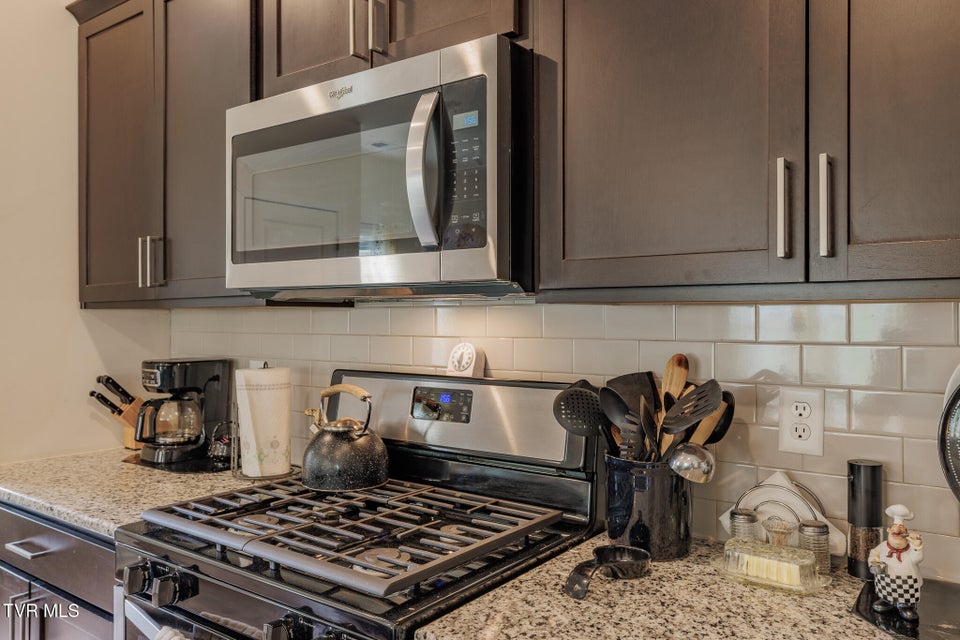 Photo #6: 936 Pampas Drive